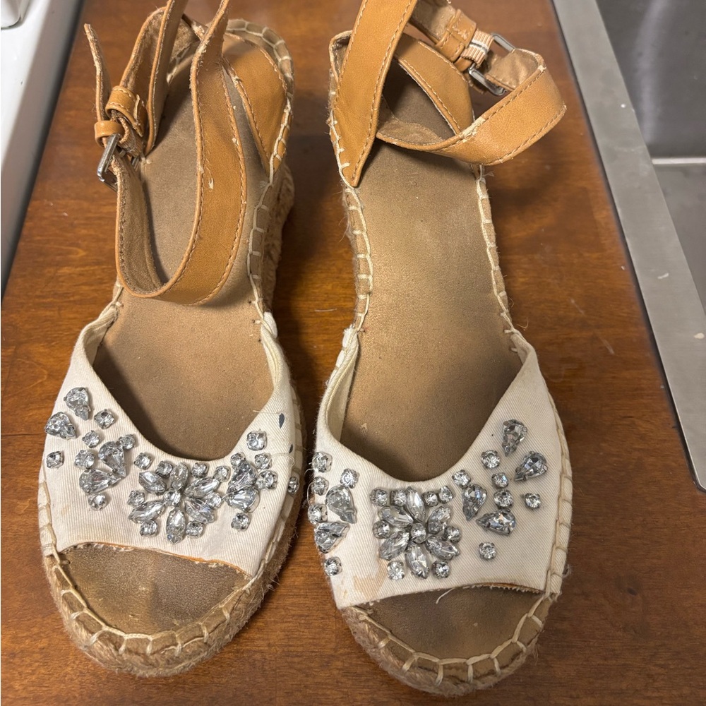 💥Tan and Cream Espadrille Sandals with Embellished Peep-Toe